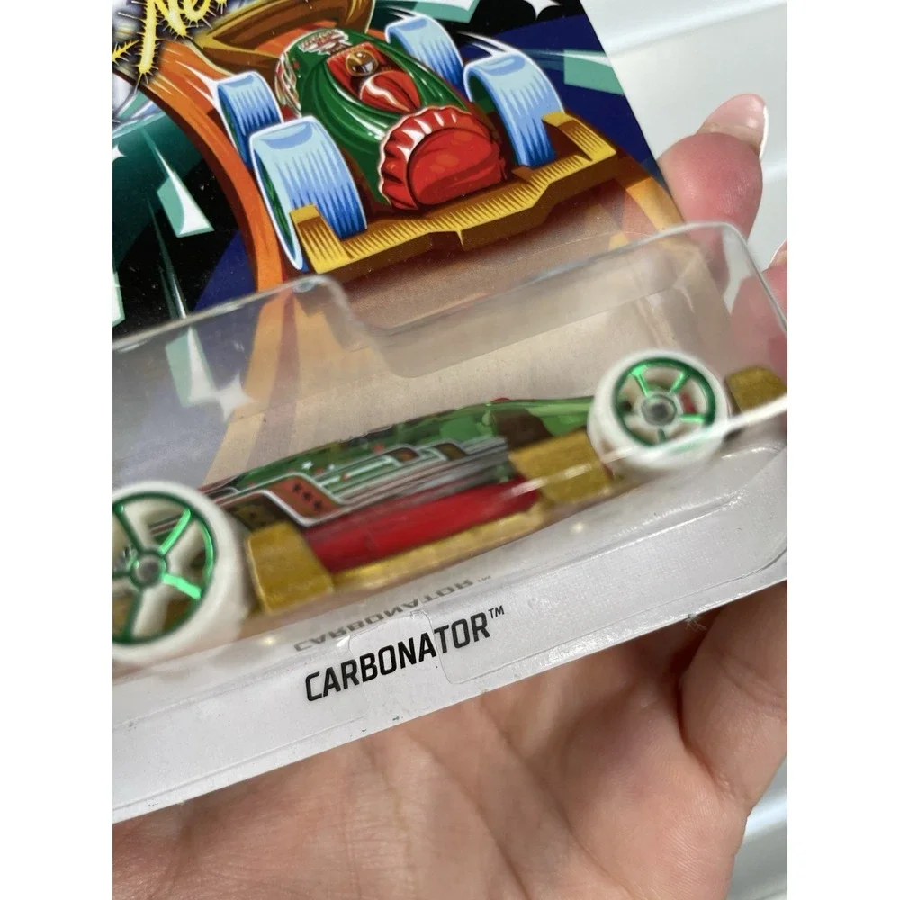 Carbonator Green‎ Hot Wheels Happy New Year's 2019 1:64 FKV13-0310 Car Snowman